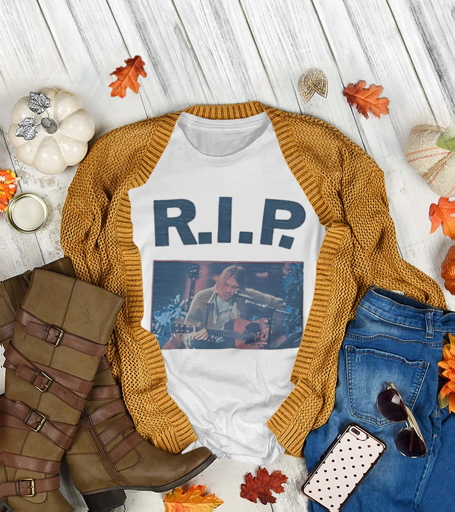 RIP Kurt Cobain Memorial Grunge Music Legend T-Shirt