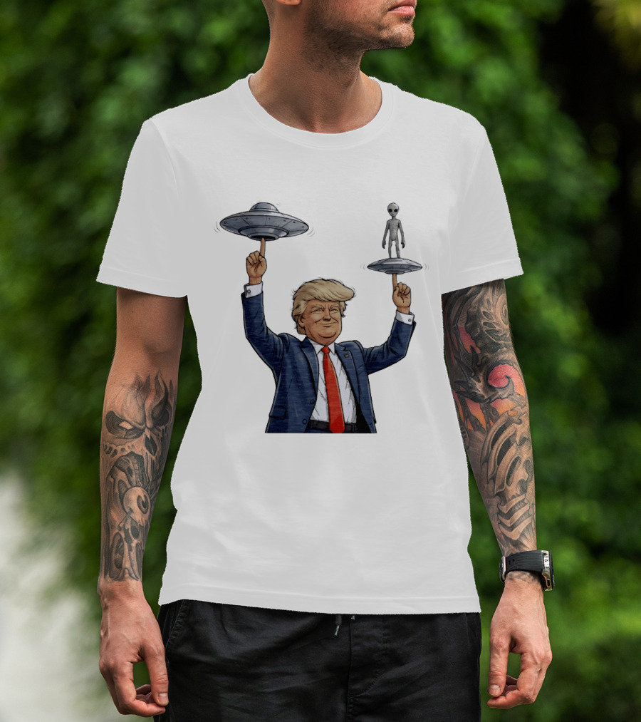 Trump Alien UFO Balancing Act Spinner T-Shirt