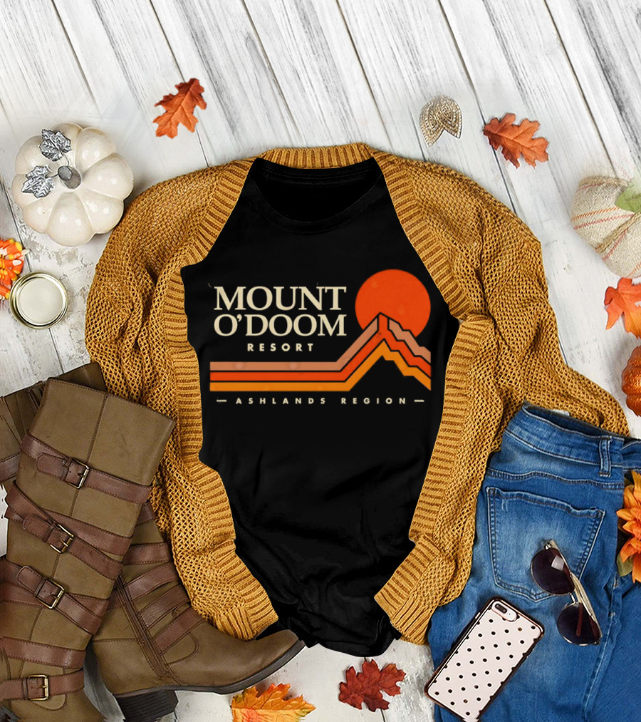 Mount O'Doom Resort Ashlands Region Sunset Retro Mountain T-Shirt