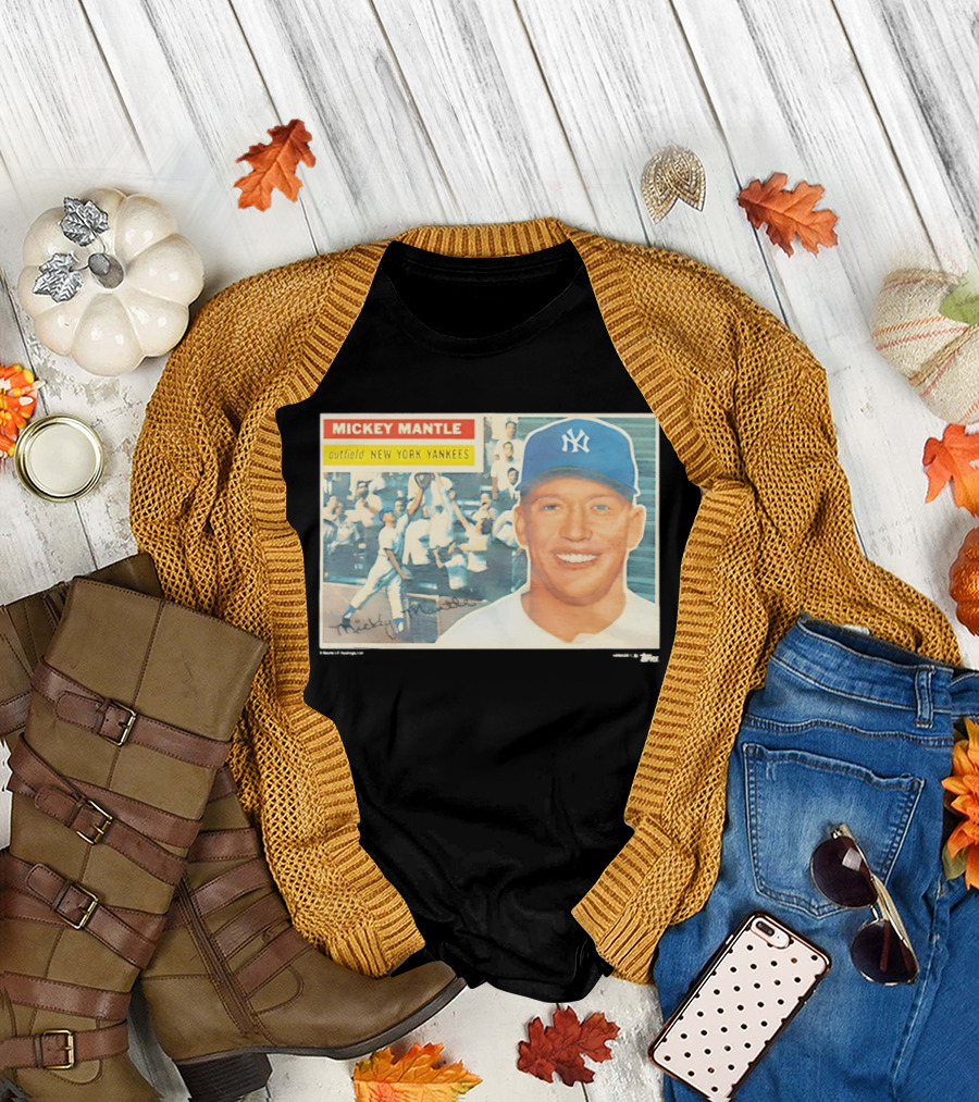 Mickey Mantle Outfield New York Yankees 1956 Topps Baseball Card T-Shirt