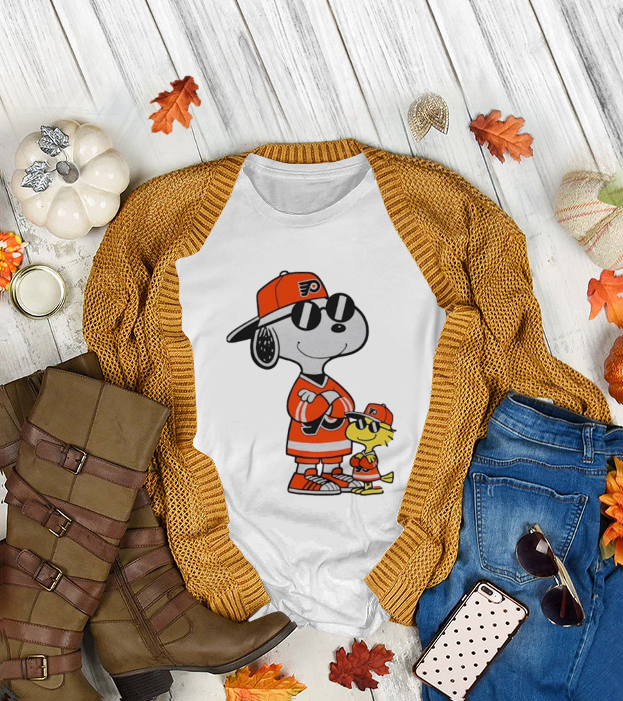 Snoopy Woodstock Philadelphia Flyers NHL Hockey Sunglasses T-Shirt
