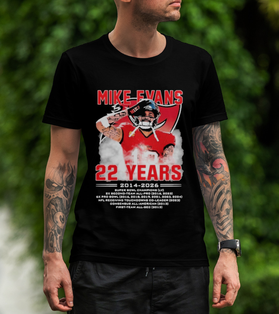 Mike Evans 22 Years 2014 2026 Red Jersey Salute Football Player T-Shirt
