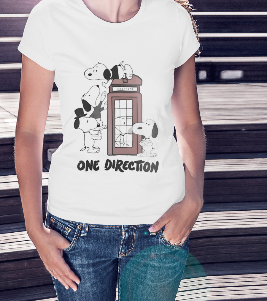 Snoopy One Direction Red Phone Booth T-Shirt