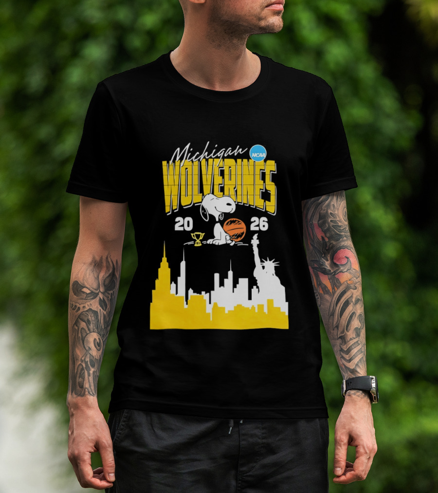 Michigan Wolverines NCAA Basketball Snoopy City Skyline 2026 T-Shirt