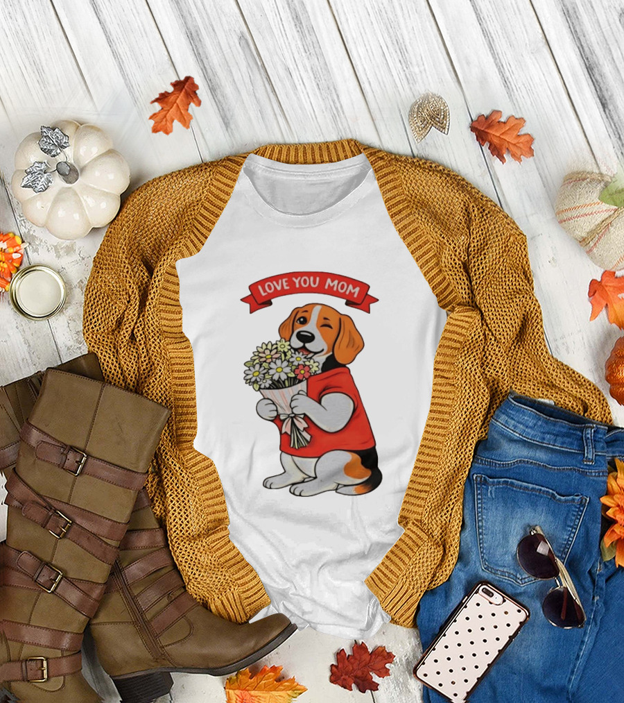 Love You Mom Beagle Holding Flowers Bouquet T-Shirt