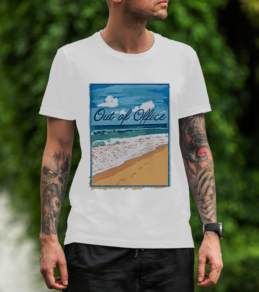 Out Of Office Beach Painting Photo 2025 Blue Sky Ocean Waves Sand T-Shirt