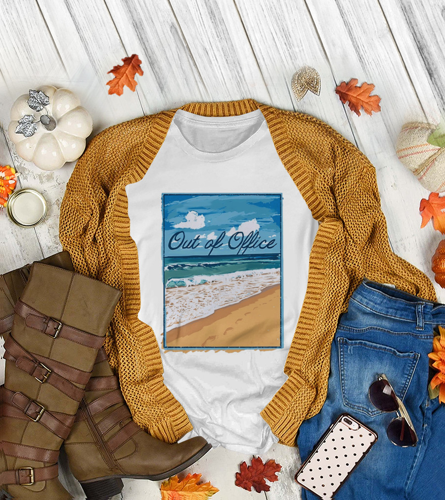 Out of Office Beach Painting Photo 2025 Blue Sky Ocean Waves Sand T-Shirt