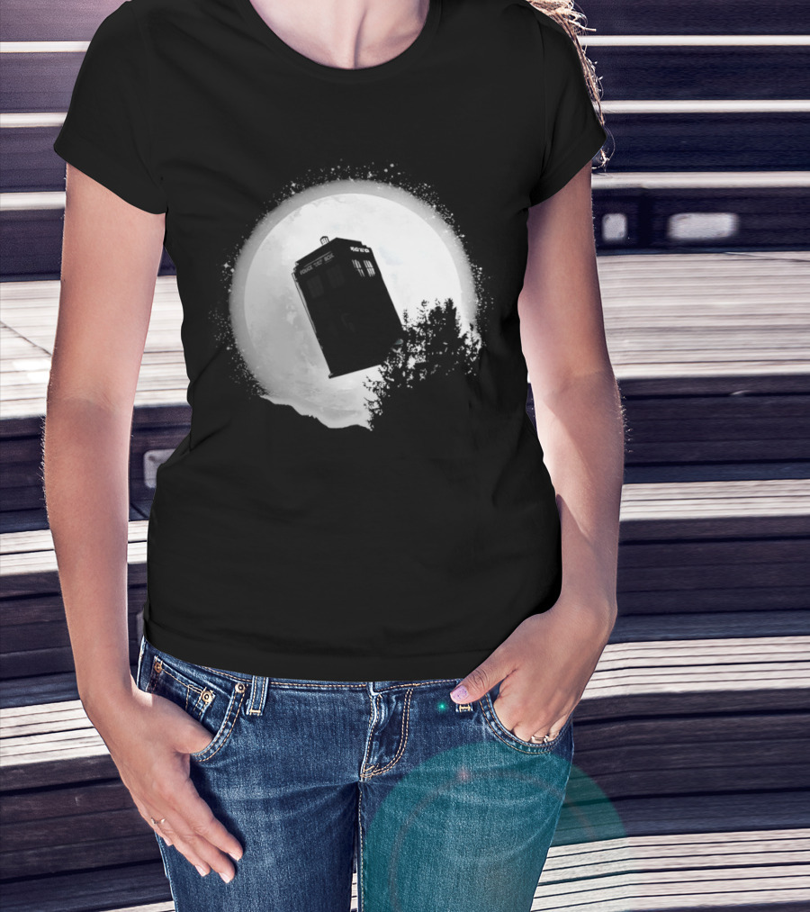 Tardis Doctor Who Moonlight Time Machine Iconic Sci Fi Police Box T-Shirt
