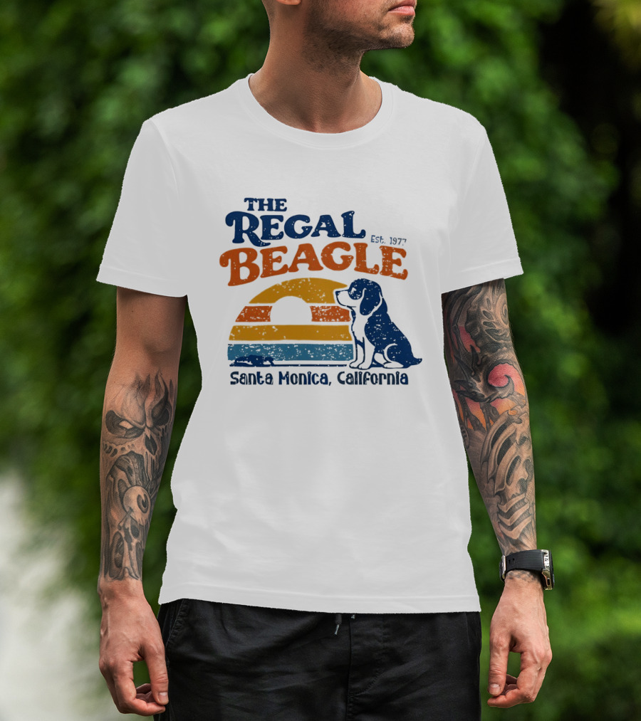 The Regal Beagle Santa Monica California Est 1977 Vintage Sunset Dog T-Shirt