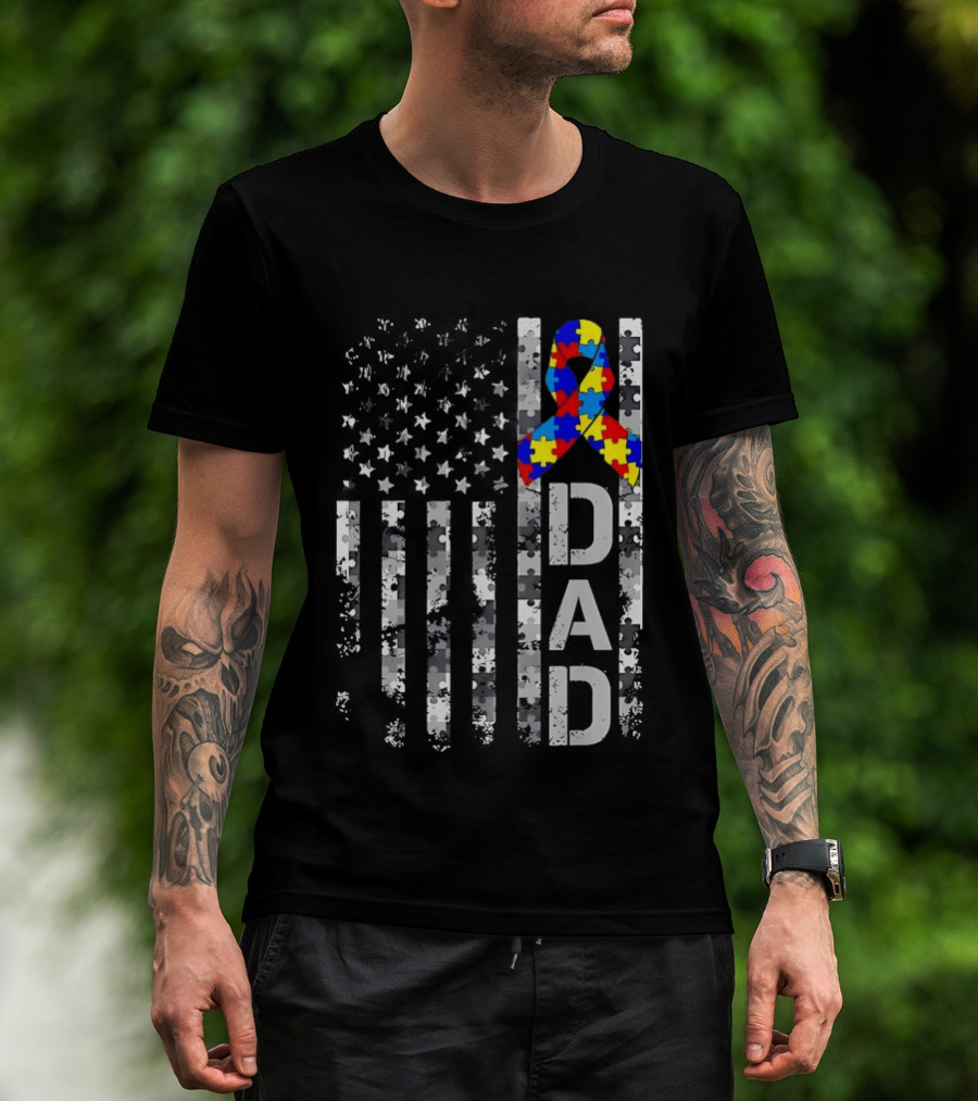 USA Flag With Autism Awareness Puzzle Ribbon Dad Fathers Day T-Shirt