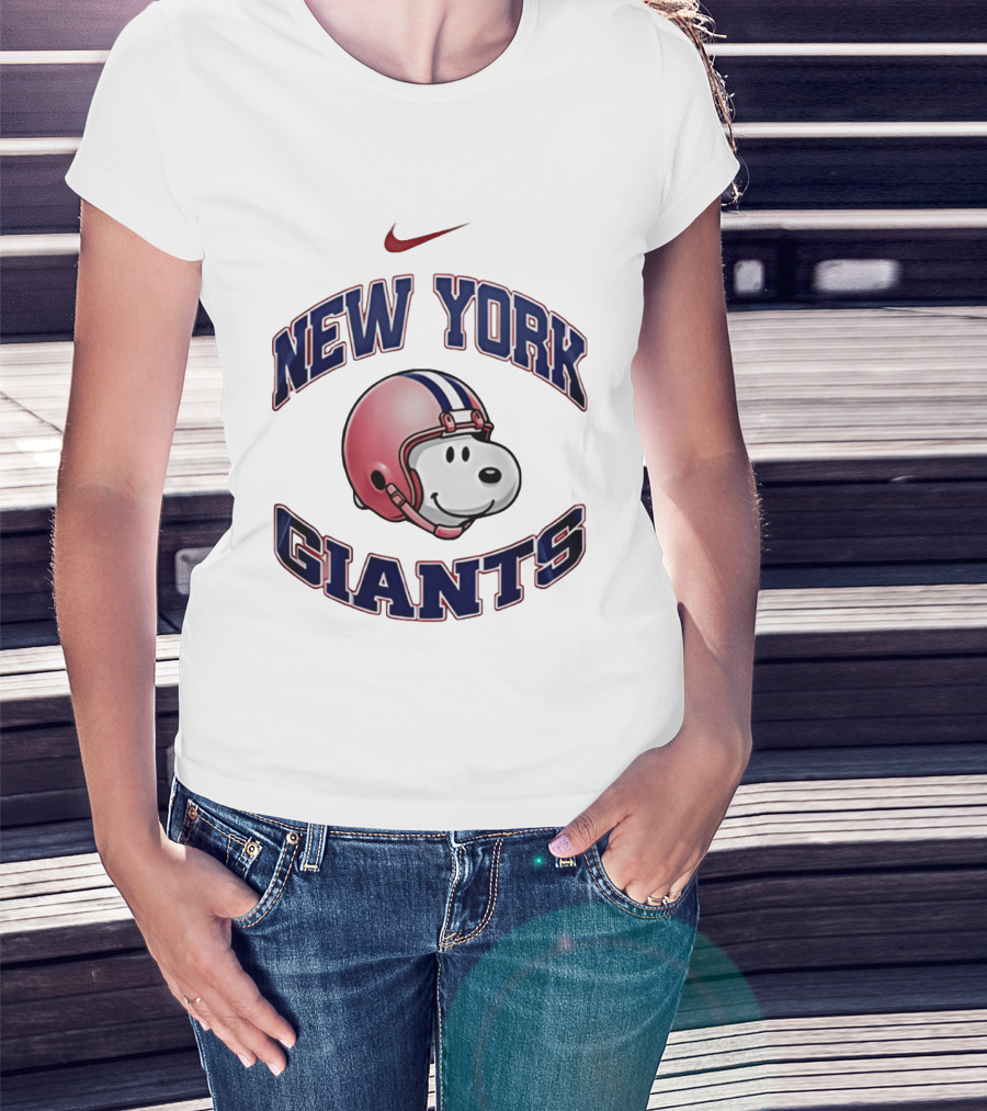 Nike New York Giants Snoopy Football Helmet T-Shirt