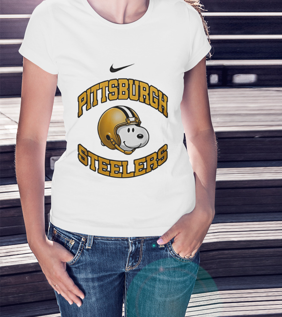 Nike Pittsburgh Steelers Snoopy Helmet 2026 T-Shirt