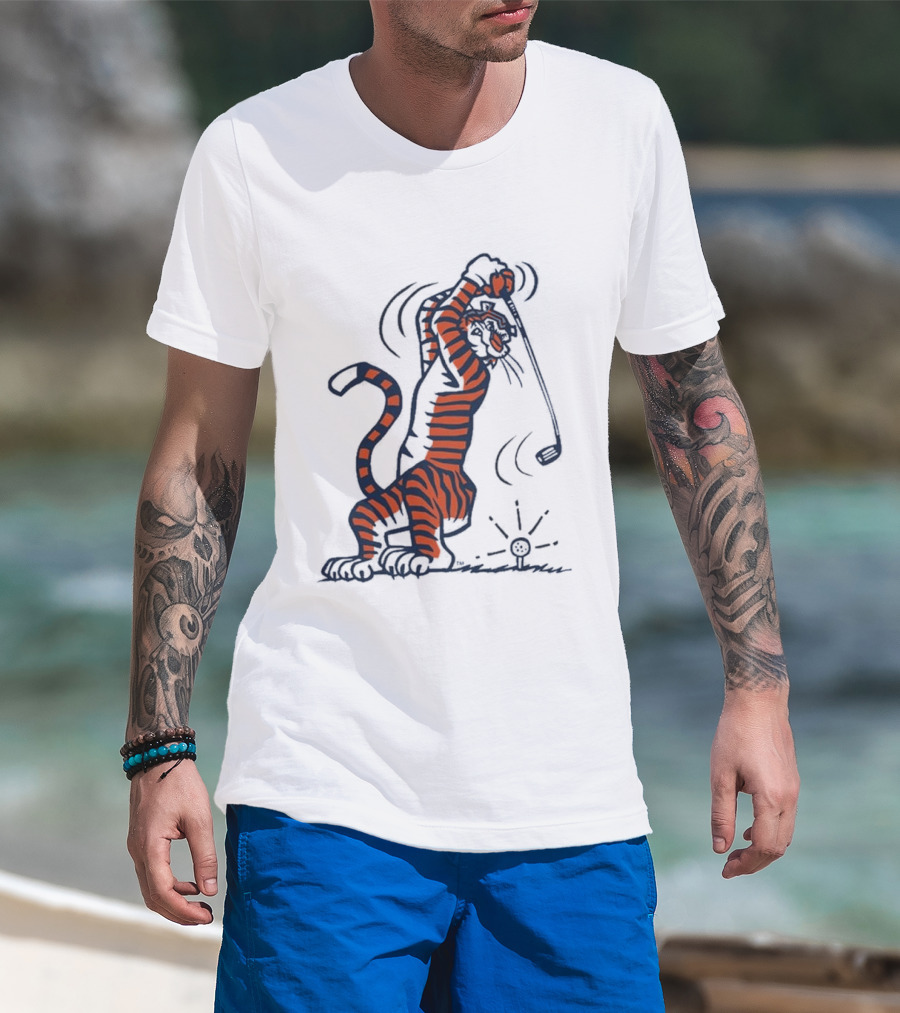 Auburn Tiger Swinging Golf Club Men's T-Shirt