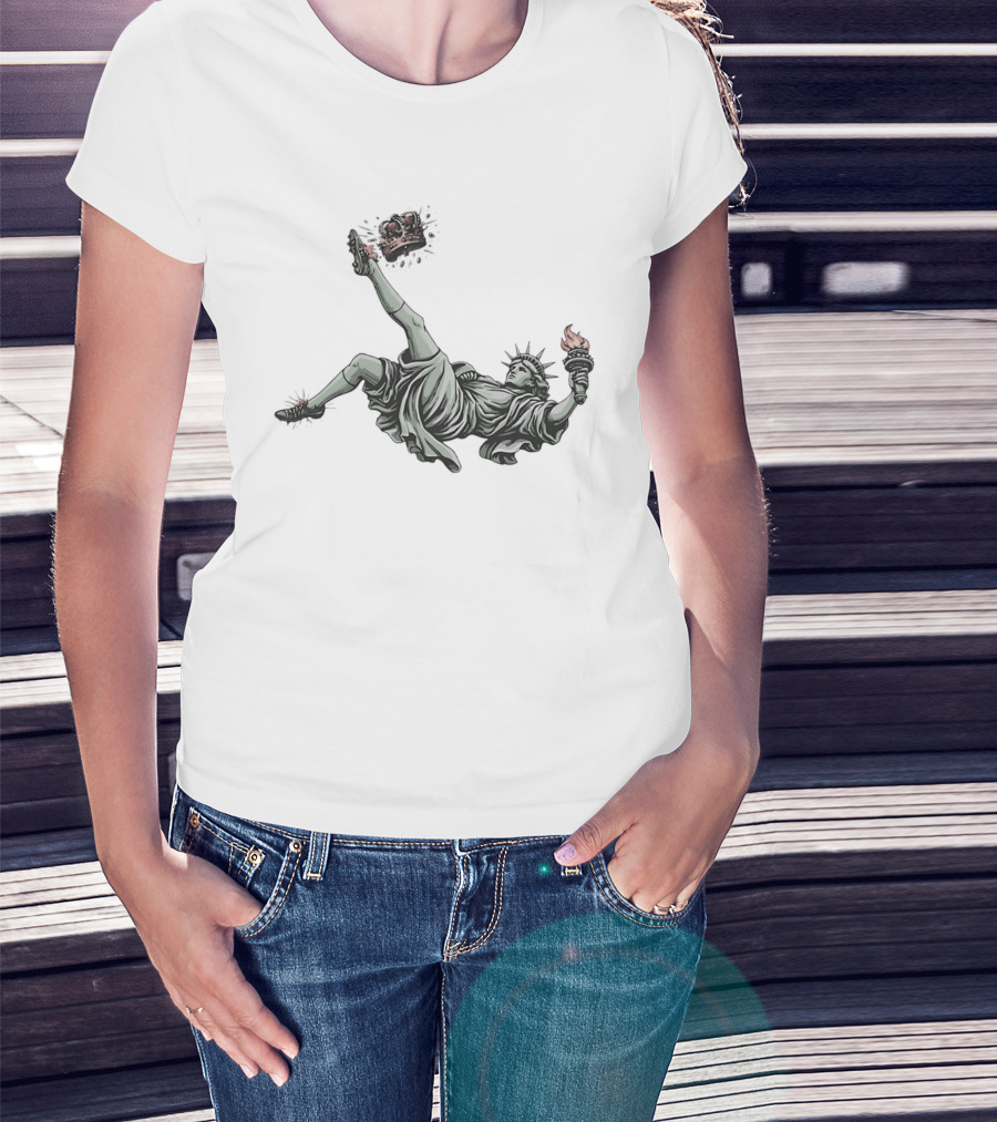 Statue Of Liberty Toppling Crown No Kings T-Shirt