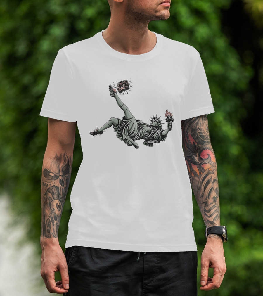 Statue Of Liberty Toppling Crown No Kings T-Shirt