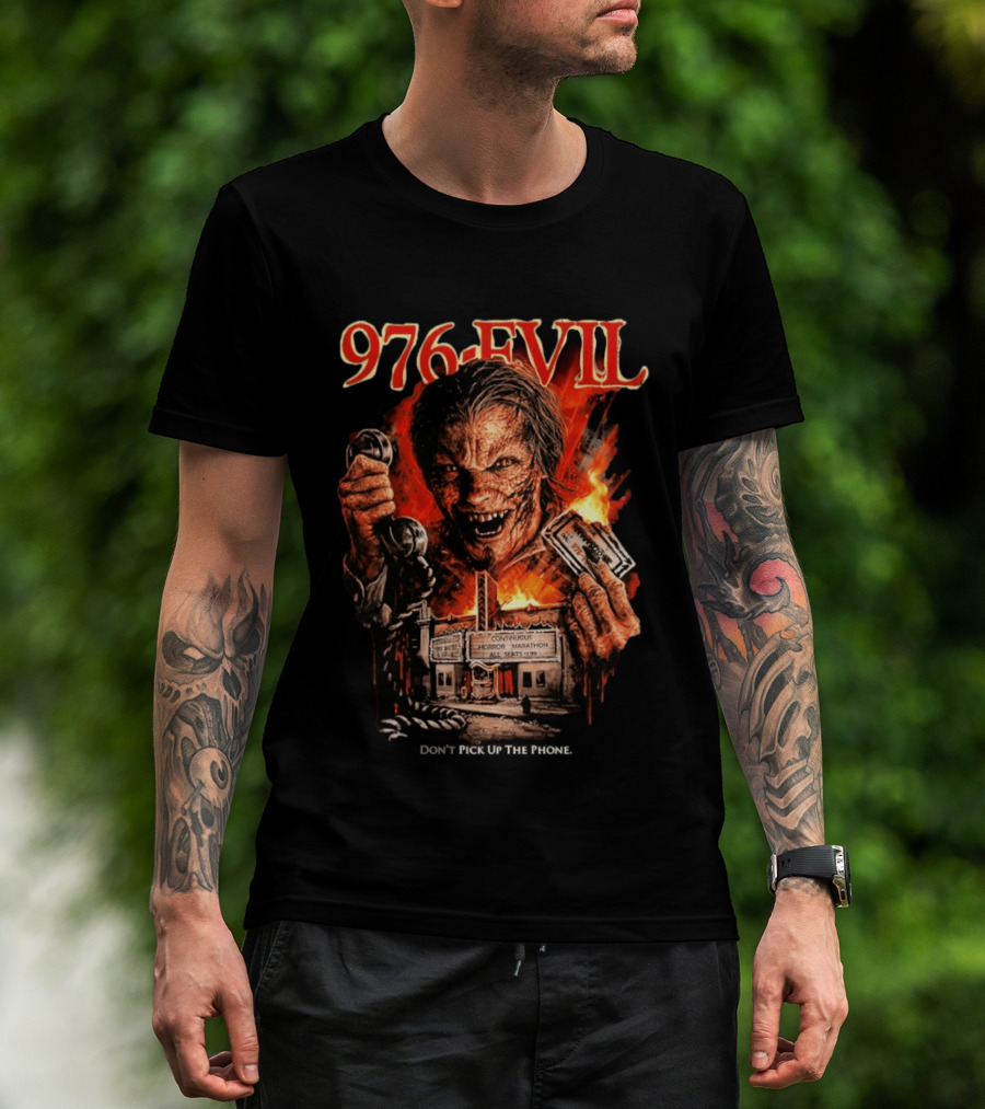 976 Evil Horror Marathon Phone Warning T-Shirt