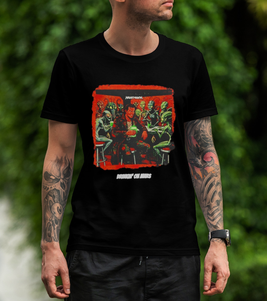 Night Mission Drinkin' On Mars Aliens Bar Scene Retro Sci Fi T-Shirt