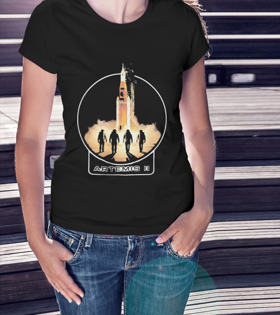 Artemis II Astronauts And Rocket Launch Moon Mission T-Shirt