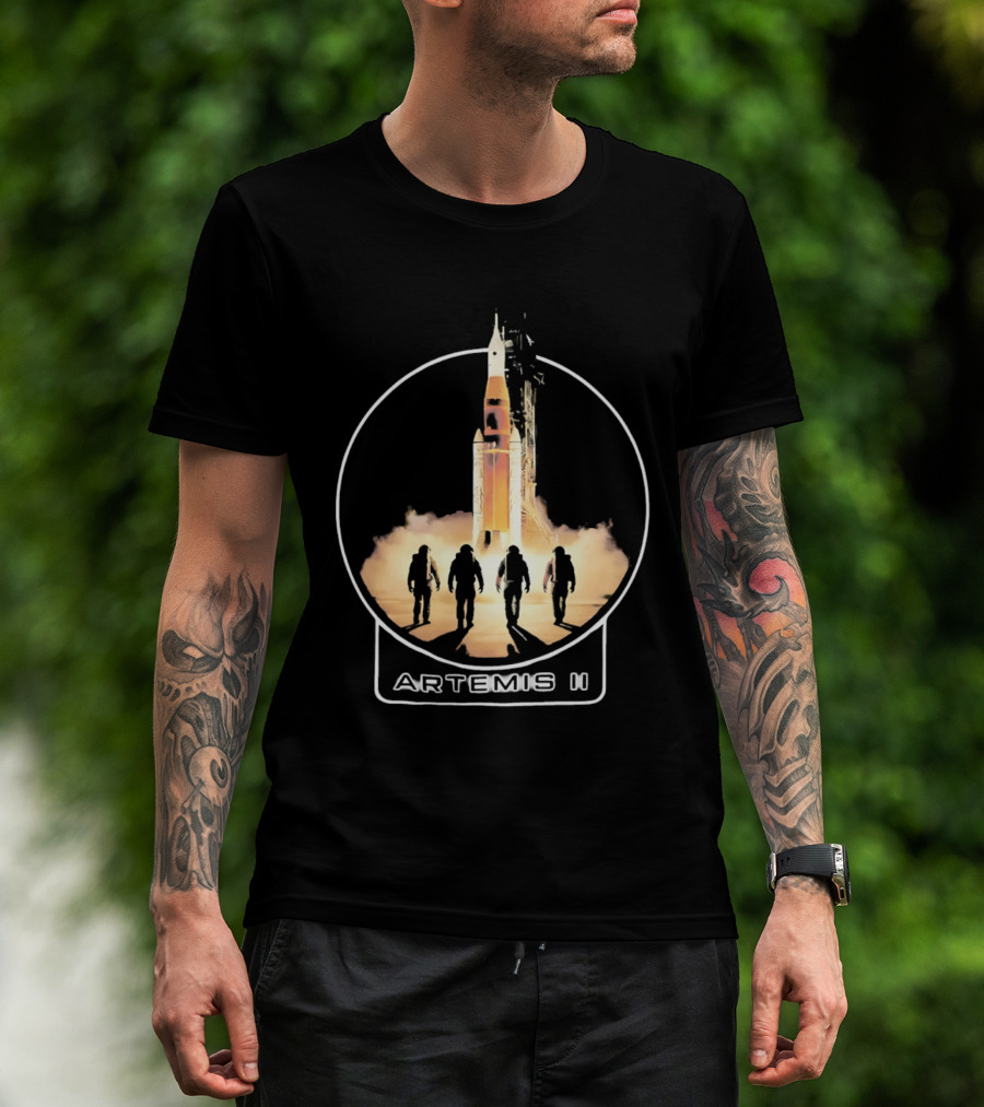 Artemis II Astronauts And Rocket Launch Moon Mission T-Shirt