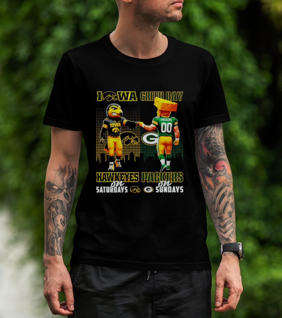 Iowa Hawkeyes On Saturdays Green Bay Packers On Sundays City Skyline T-Shirt