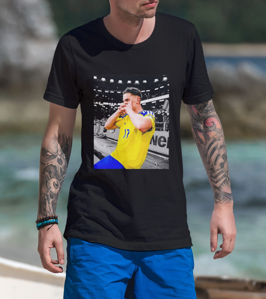 Viktor Gyokeres Sweden Yellow Soccer Jersey Celebration T-Shirt