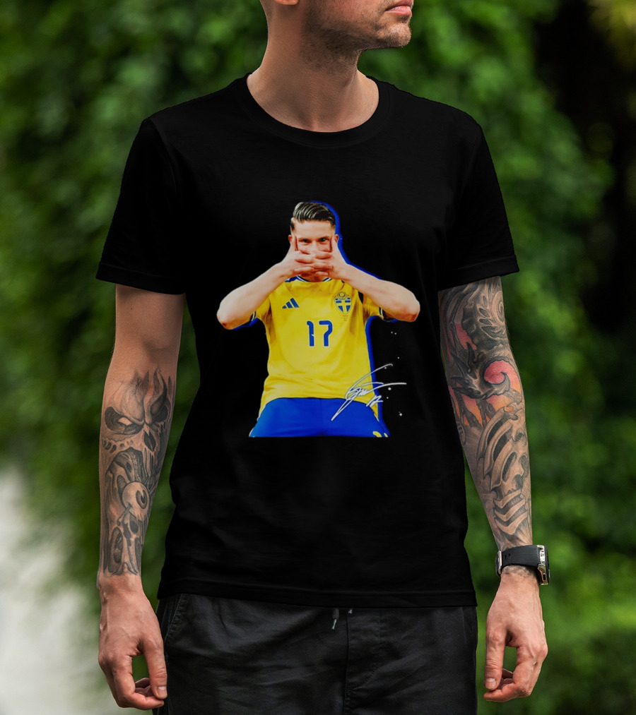 Viktor Gyokeres Sweden Number 17 Signature Gesture T-Shirt