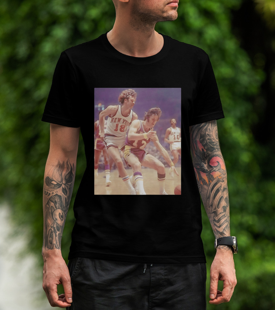 New York 18 Vs Los Angeles 12 Iconic Basketball Legends Phil Jackson Pat Riley Action Moment T-Shirt