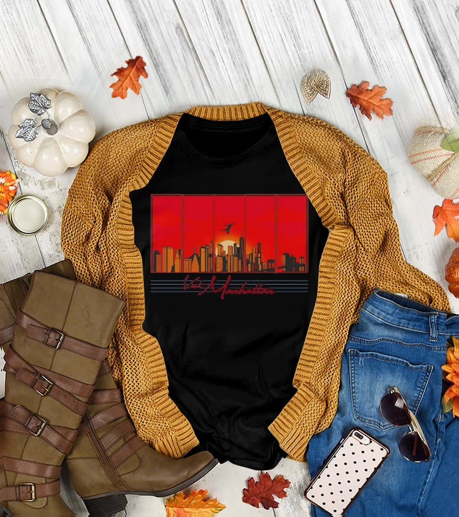Visit Manhattan Skyline Sunlit Silhouette Red Sunset T-Shirt