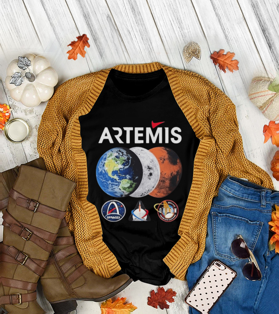 Artemis SpaceX Orion Mission Moon Earth Mars T-Shirt