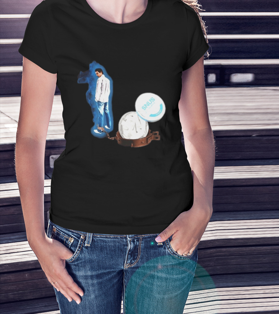 A Snus Gekettet Meme With Snus Tin And Chain T-Shirt