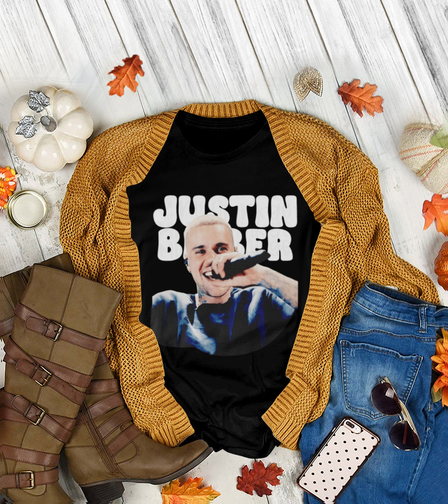 Justin Bieber Singing Microphone Selfie Photo T-Shirt