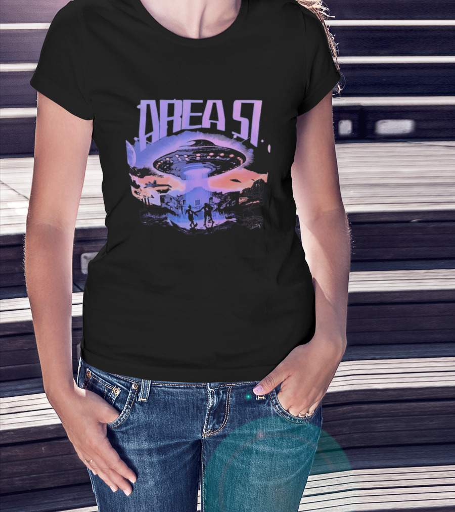 Area 51 UFO Extraterrestrial Invasion Scene T-Shirt