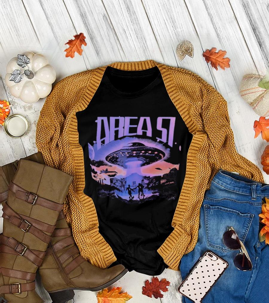 Area 51 UFO Extraterrestrial Invasion Scene T-Shirt