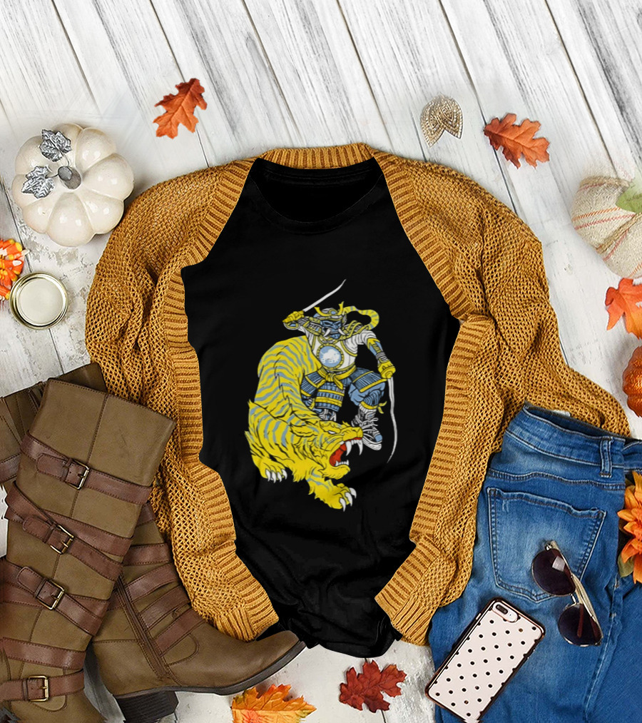 Buffalo Sabres Knight Battling Fierce Sabretooth Tiger T-Shirt