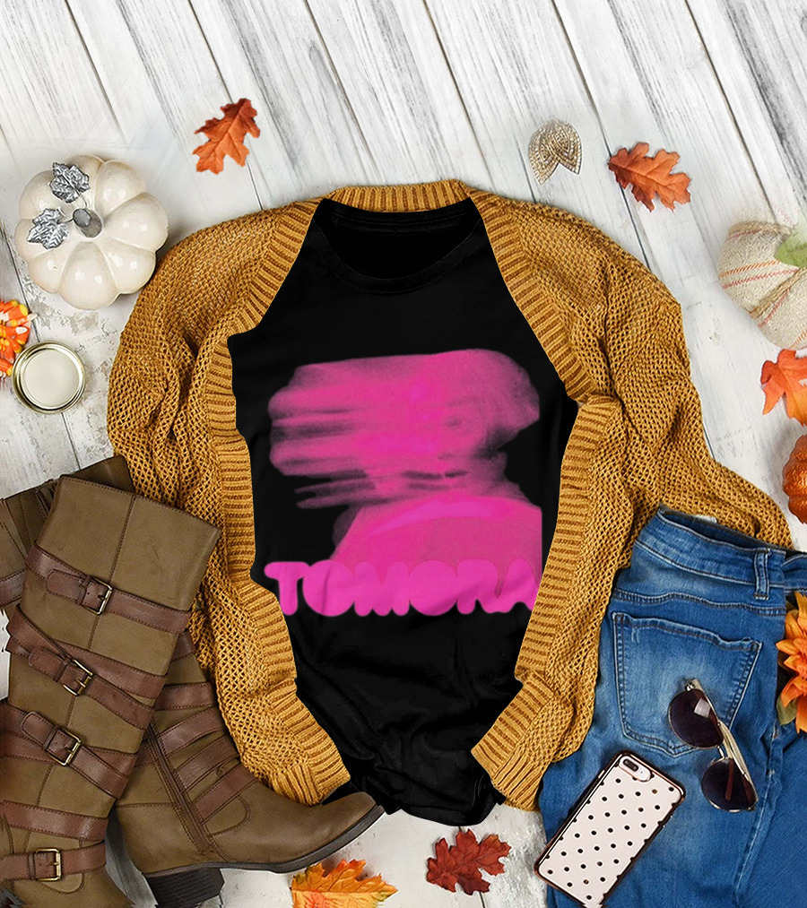 TOMORA Pink Blurred Portrait Friendly Companion T-Shirt