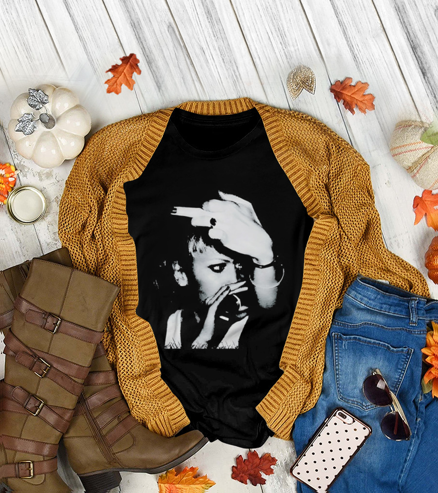 Gwen Stefani Middle Finger Classic Punk Rock Iconic Gesture T-Shirt