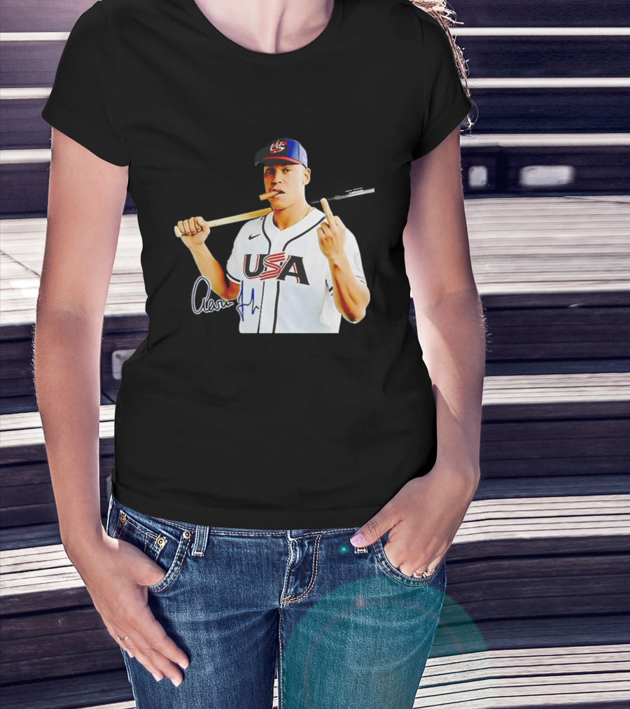 Aaron Judge USA World Baseball Smoking Middle Finger Gesture Iconic Sports Symbolism T-Shirt