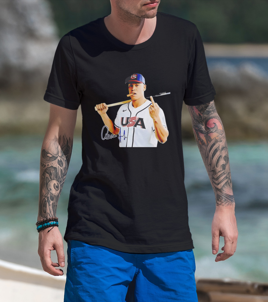 Aaron Judge USA World Baseball Smoking Middle Finger Gesture Iconic Sports Symbolism T-Shirt
