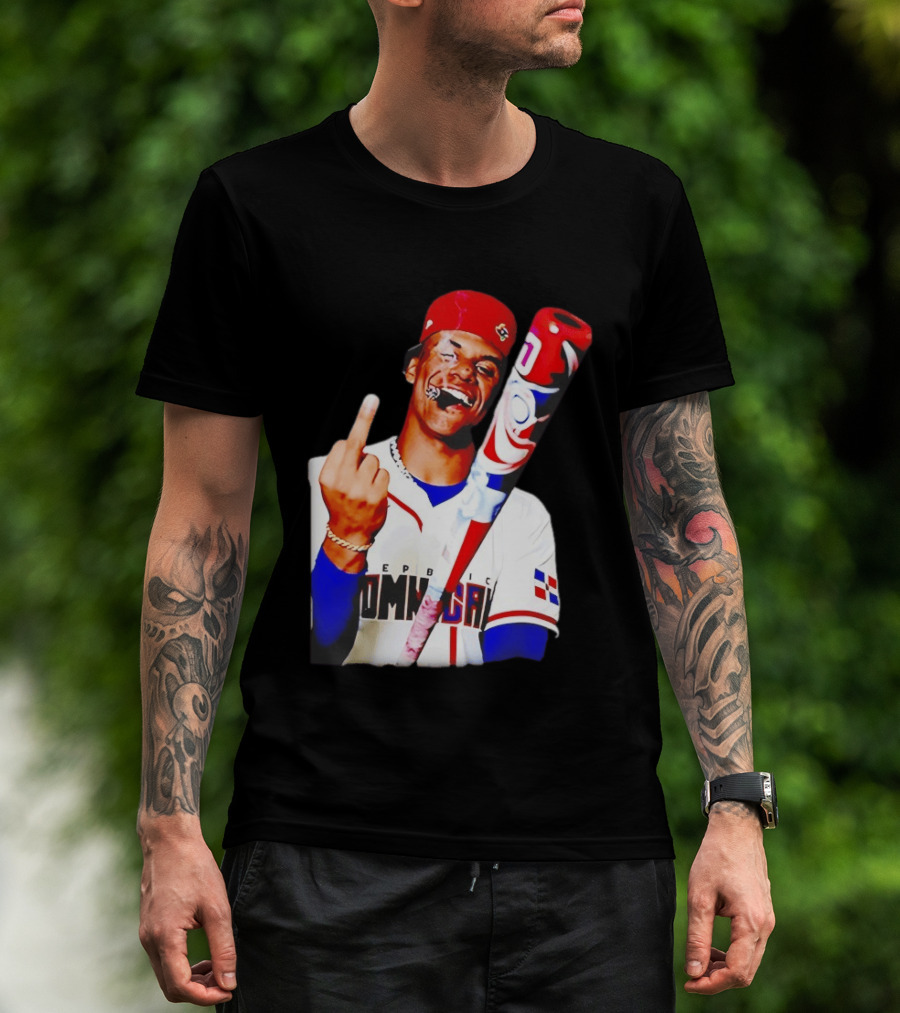 Juan Soto Dominican Republic Baseball Smoking Gesture Middle Finger T-Shirt