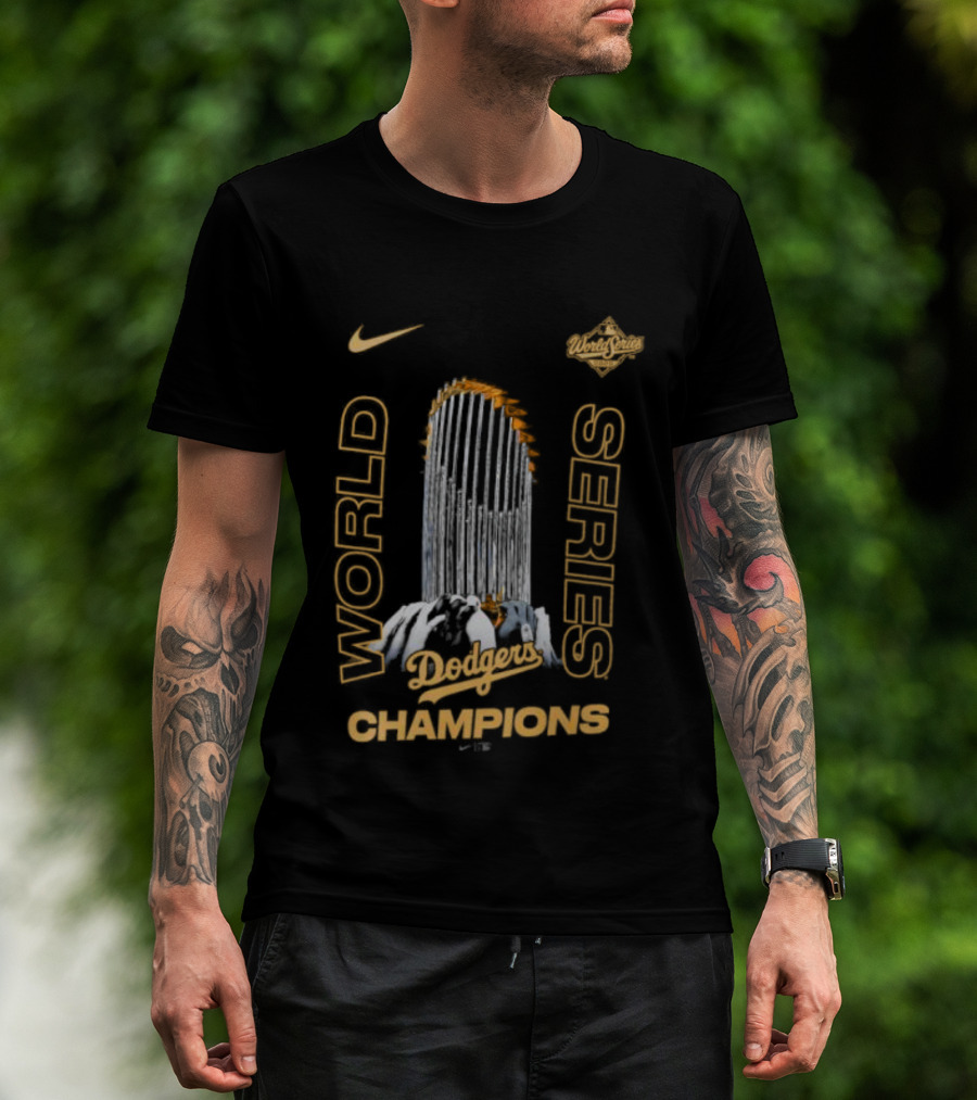 Los Angeles Dodgers Nike 2025 World Series Champions Raise The Trophy T-Shirt