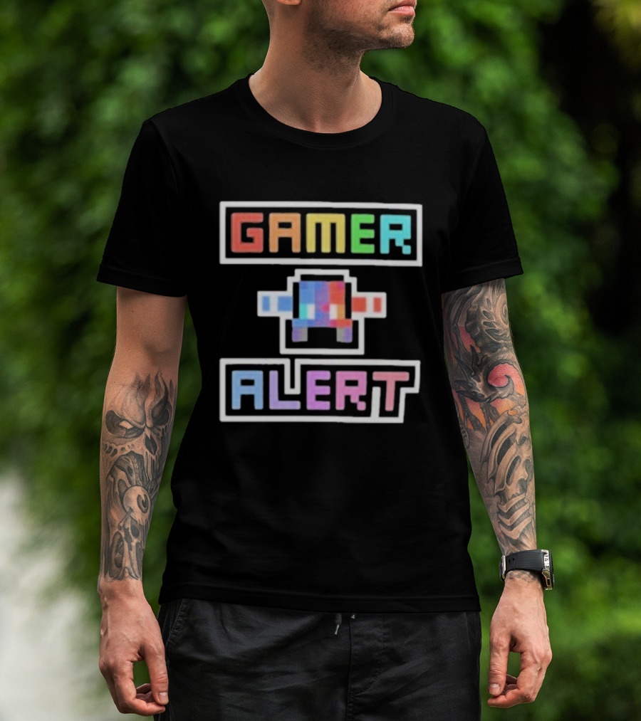 Gamer Alert Retro Pixel Art Style от Authorblues T-Shirt