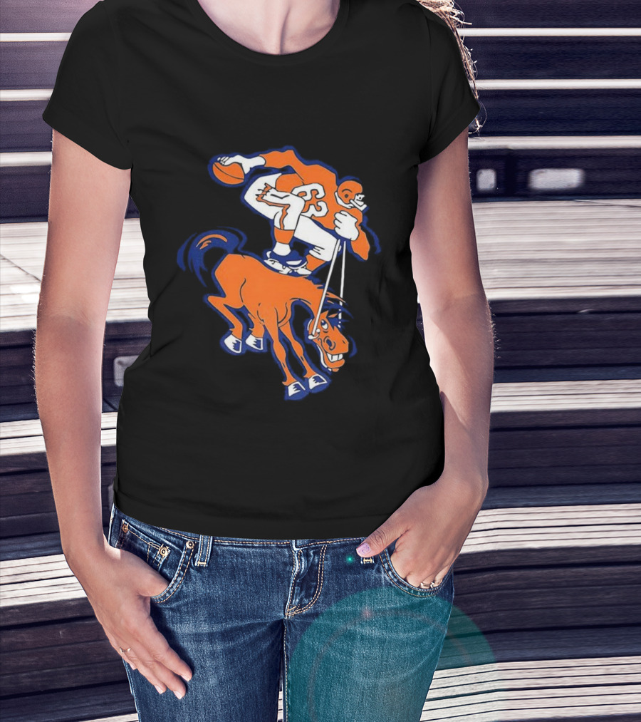 Denver Broncos Vintage Football Horse And Throwing Player T-Shirt