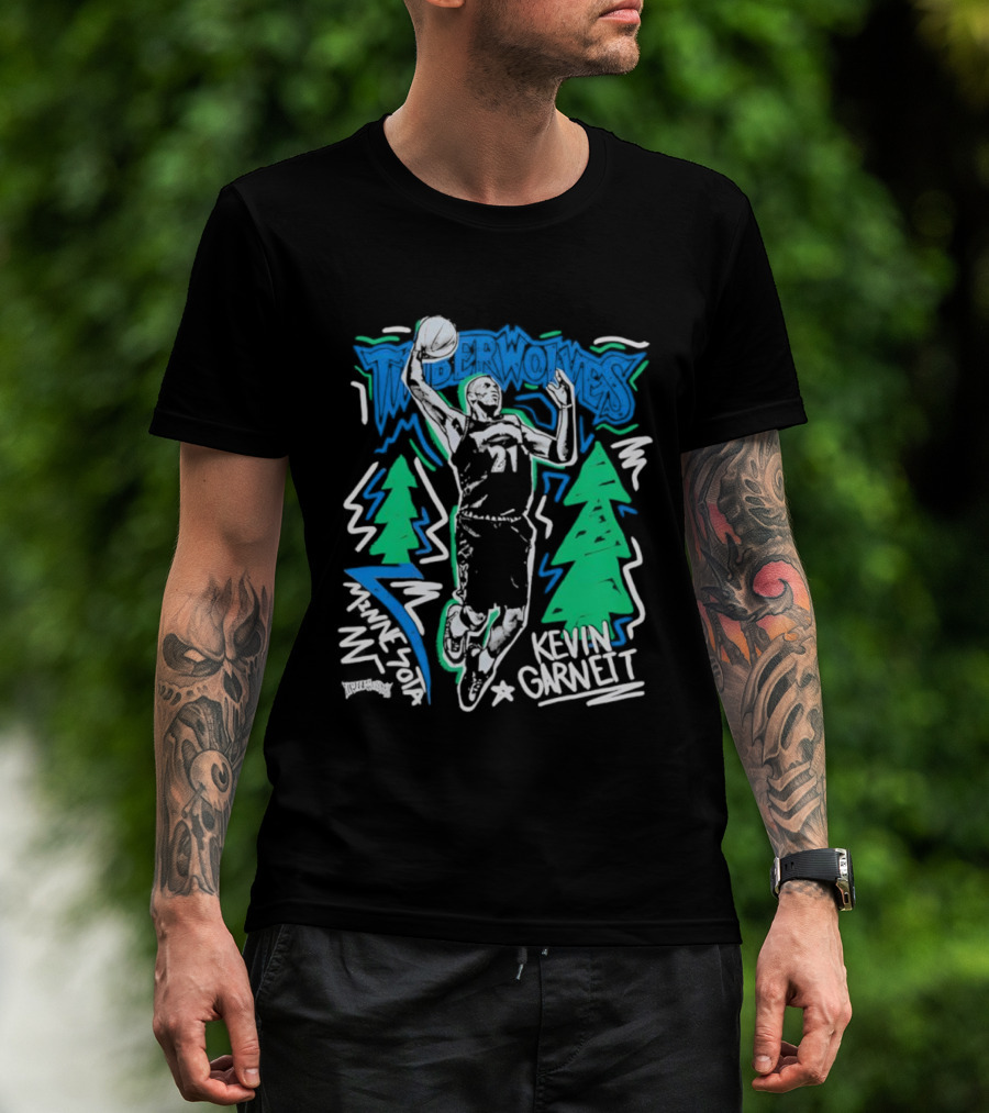 Minnesota Timberwolves Kevin Garnett Chalked Up Dunking Illustration T-Shirt