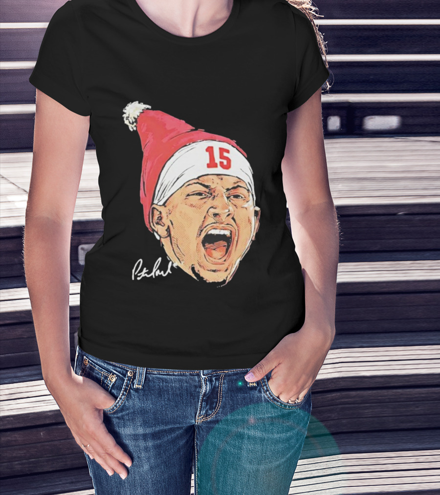 Patrick Mahomes Santa Hat Kansas City Chiefs Merry Christmas Signature 15 T-Shirt