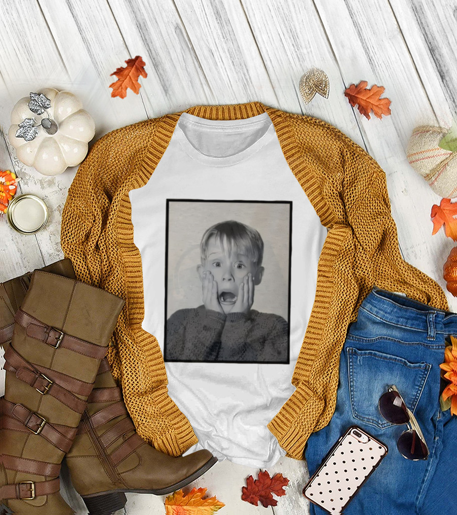 Home Alone Kevin McCallister Hands On Face Iconic Christmas Scene T-Shirt