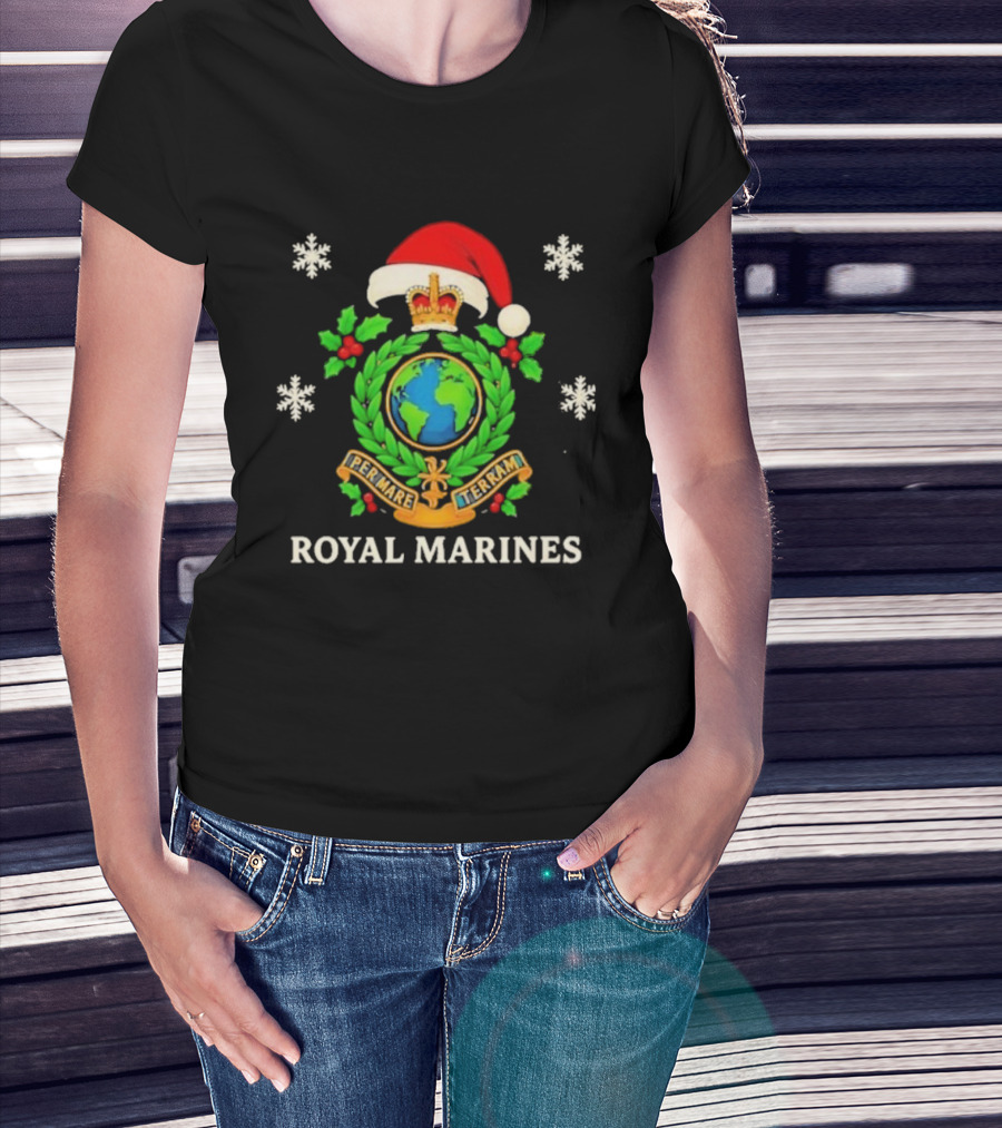 Royal Marines Christmas Per Mare Terram Santa Hat Snowflakes Green Wreath Globe Crest T-Shirt