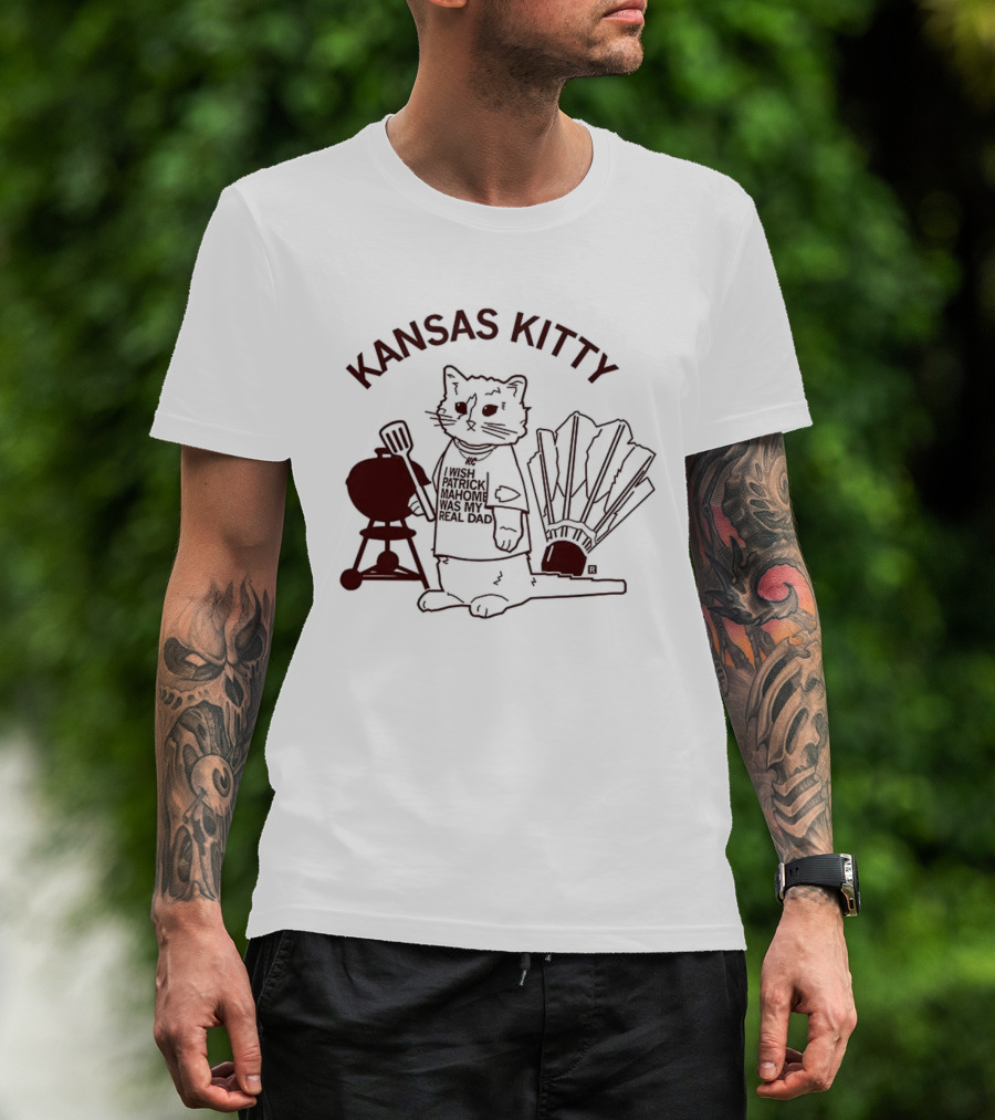 Kansas Kitty I Wish Patrick Mahomes Was My Real Dad Grill Cat Fan Meme T-Shirt