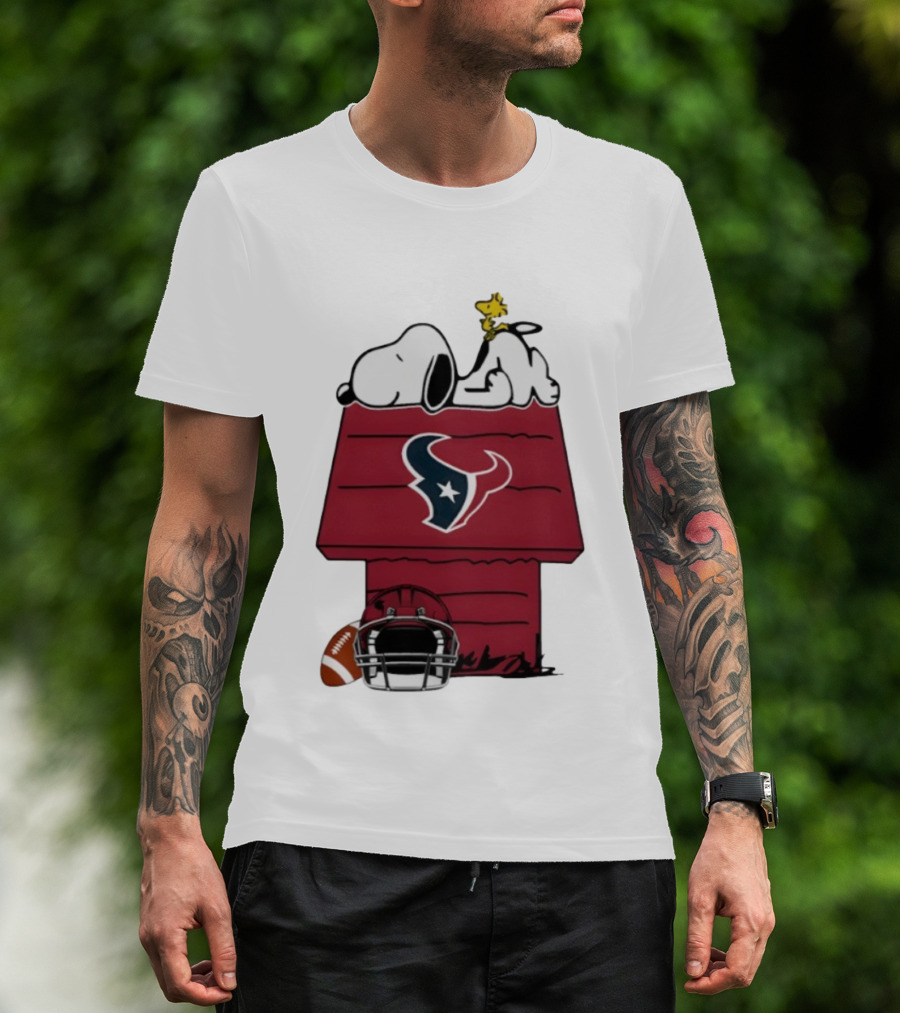 Houston Texans Snoopy Woodstock Peanuts Football House Doghouse Helmet T-Shirt
