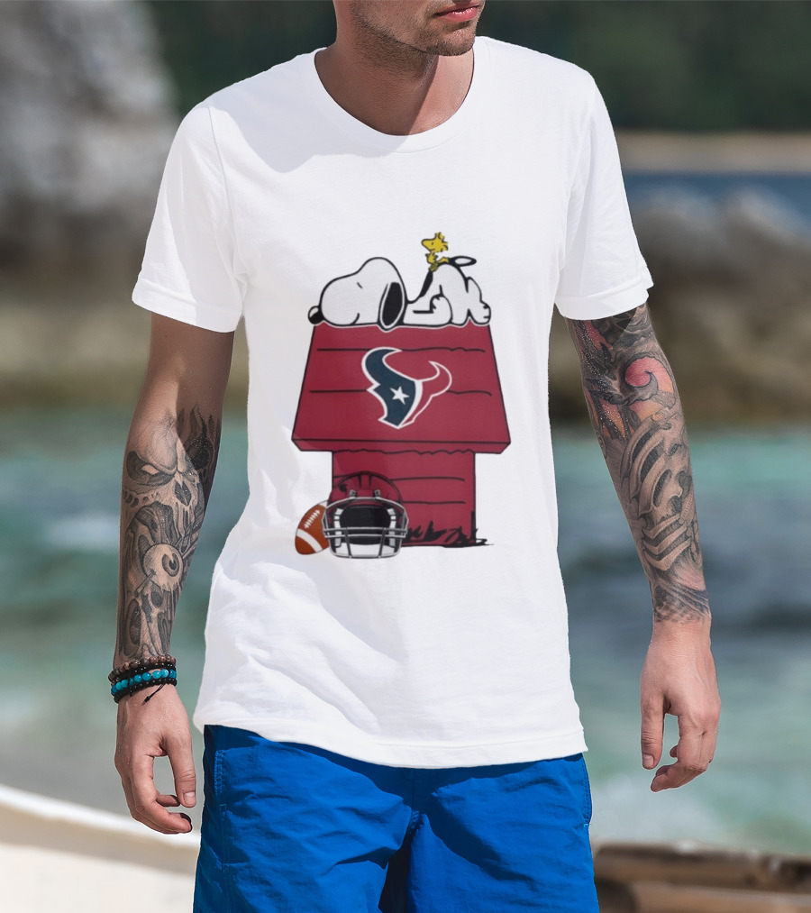 Houston Texans Snoopy Woodstock Peanuts Football House Doghouse Helmet T-Shirt