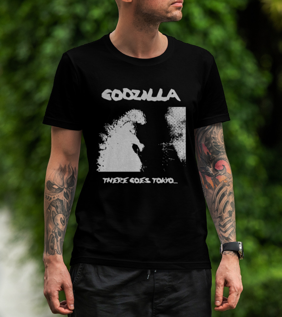 Godzilla There Goes Tokyo Retro Style Vintage Design T-Shirt